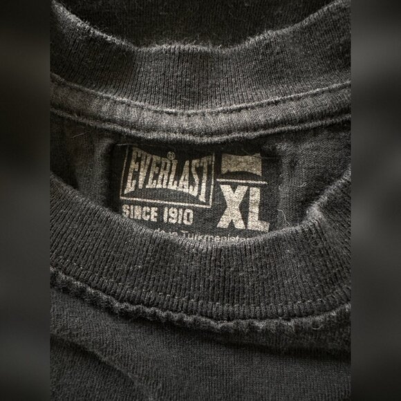 Everlast Cutoff Tee Bundle (3 Shirts, XL) – Black, Red & Gray - Picture 4 of 14
